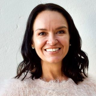 Dr. Tracey Hunter